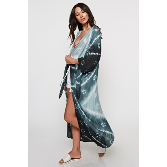 Other - Diamond Tie Dye Split Front Caftan New One Size